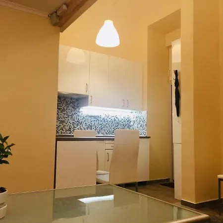 Sunshine Apartment *