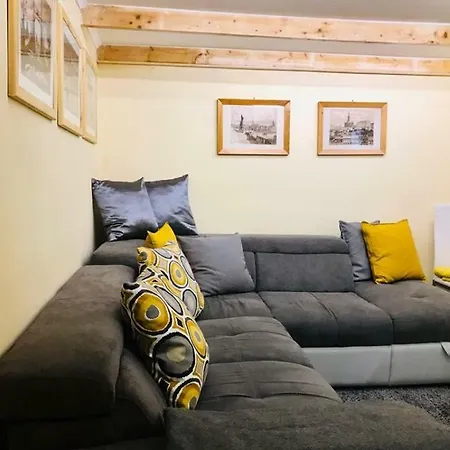 Sunshine Apartment *